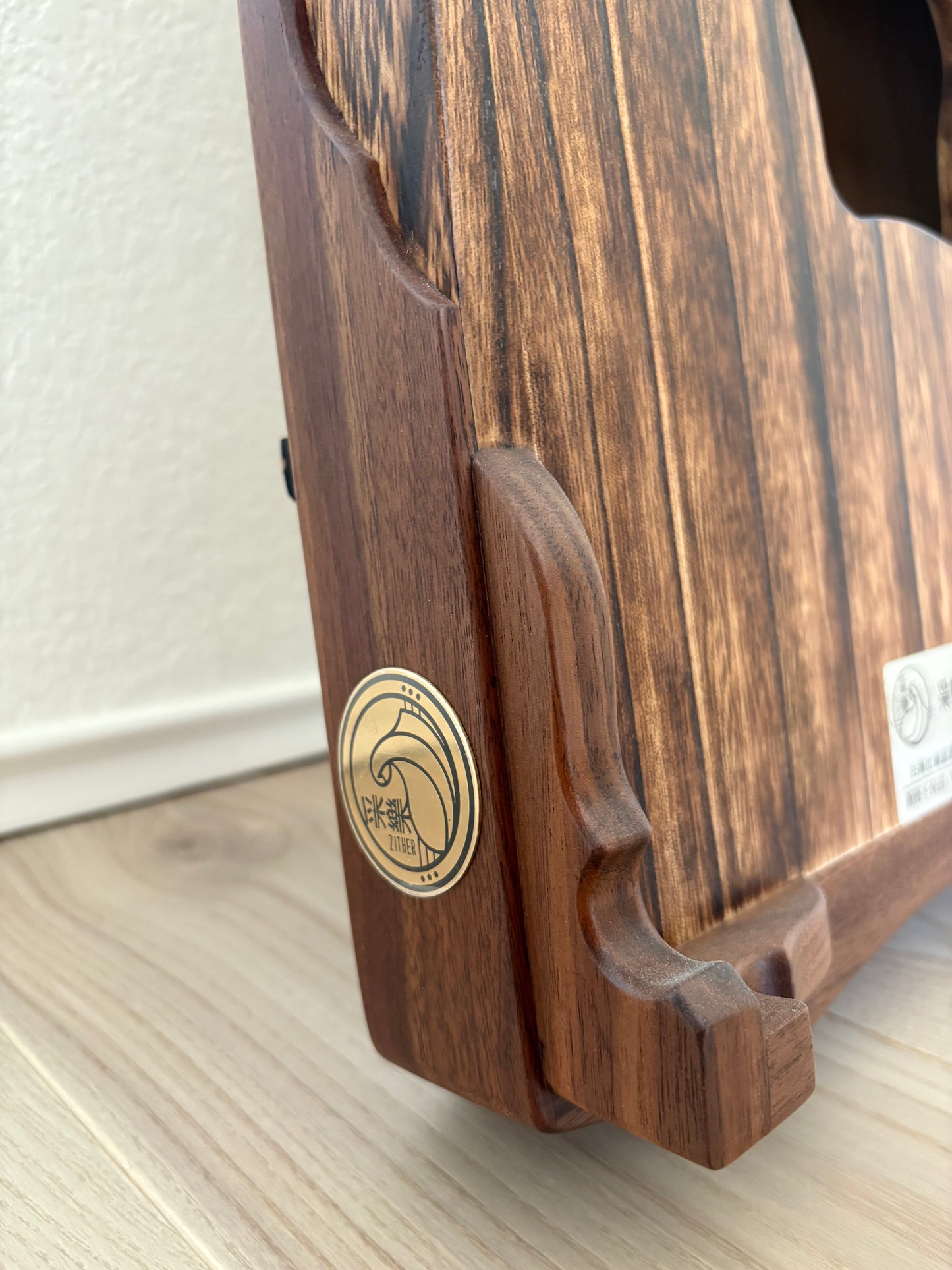 Caiyue Single-piece hand carved 采乐手工整挖 胡桃木大纳采 Large Na Cai