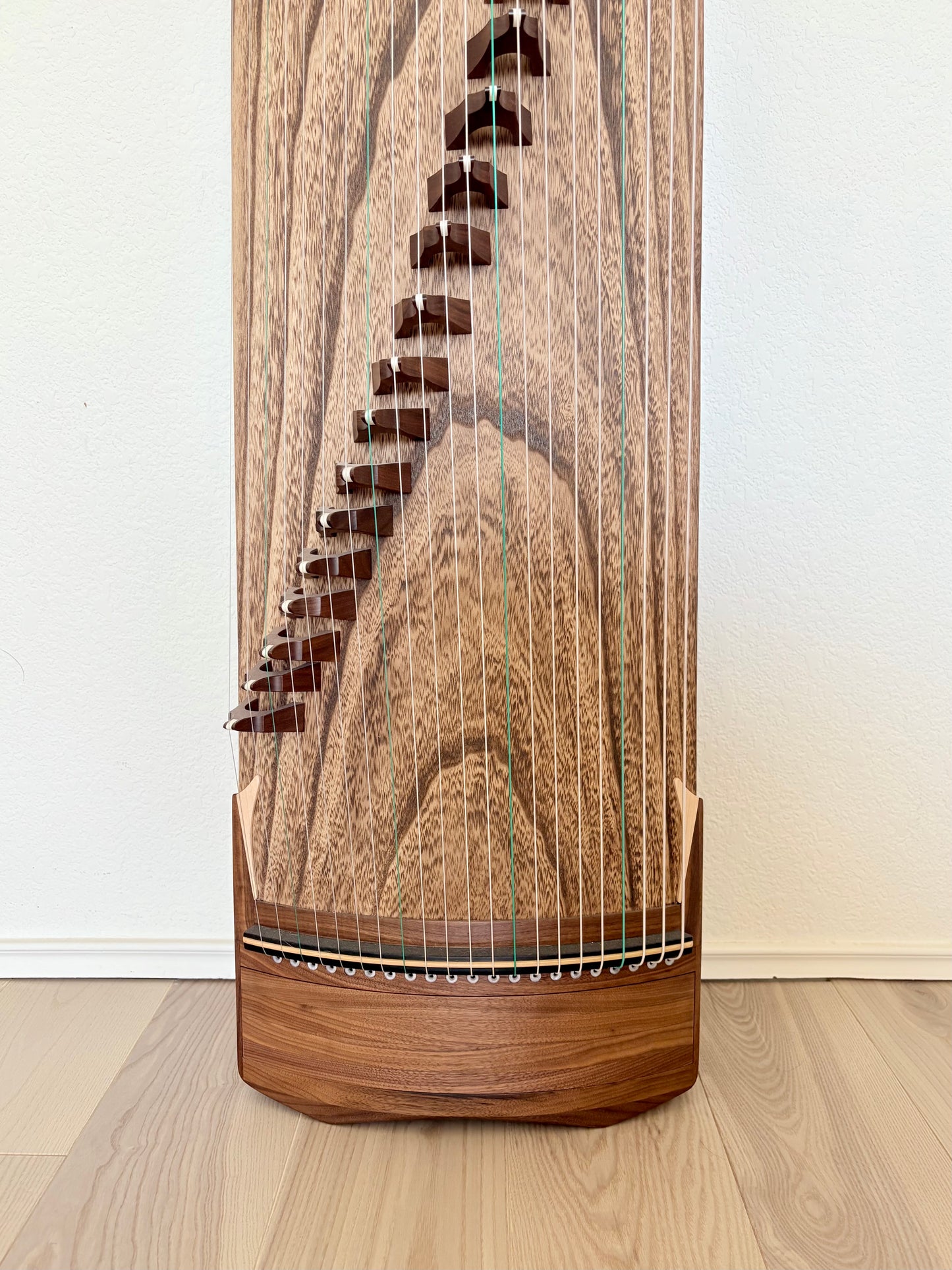 Caiyue Single-piece hand carved 采乐手工整挖 胡桃木大纳采 Large Na Cai