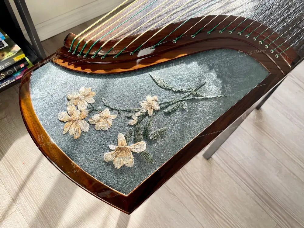 Haitang Guzheng 海棠国乐古筝 carved paulownia with embroidery 刺绣挖筝 YuWanFangLan 毓婉芳兰 East Indian Rosewood 阔叶黄檀