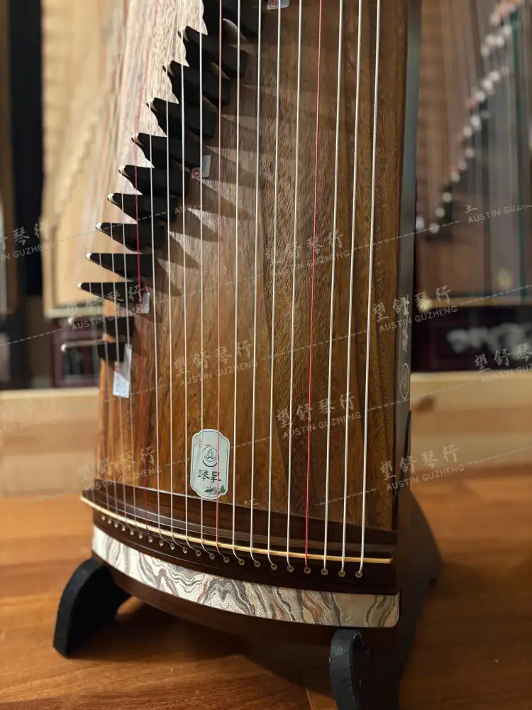 Qinsheng 琴晟 ｜ 珑月 1m整挖小筝. 100cm 39.4inch single-piece carved Travel Size “Luminous Moon” East Indian Rosewood 阔叶黄檀